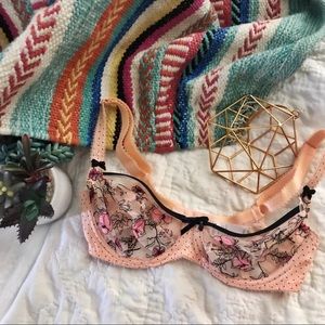 freya | 30e/30ddd embroidered bra ✨